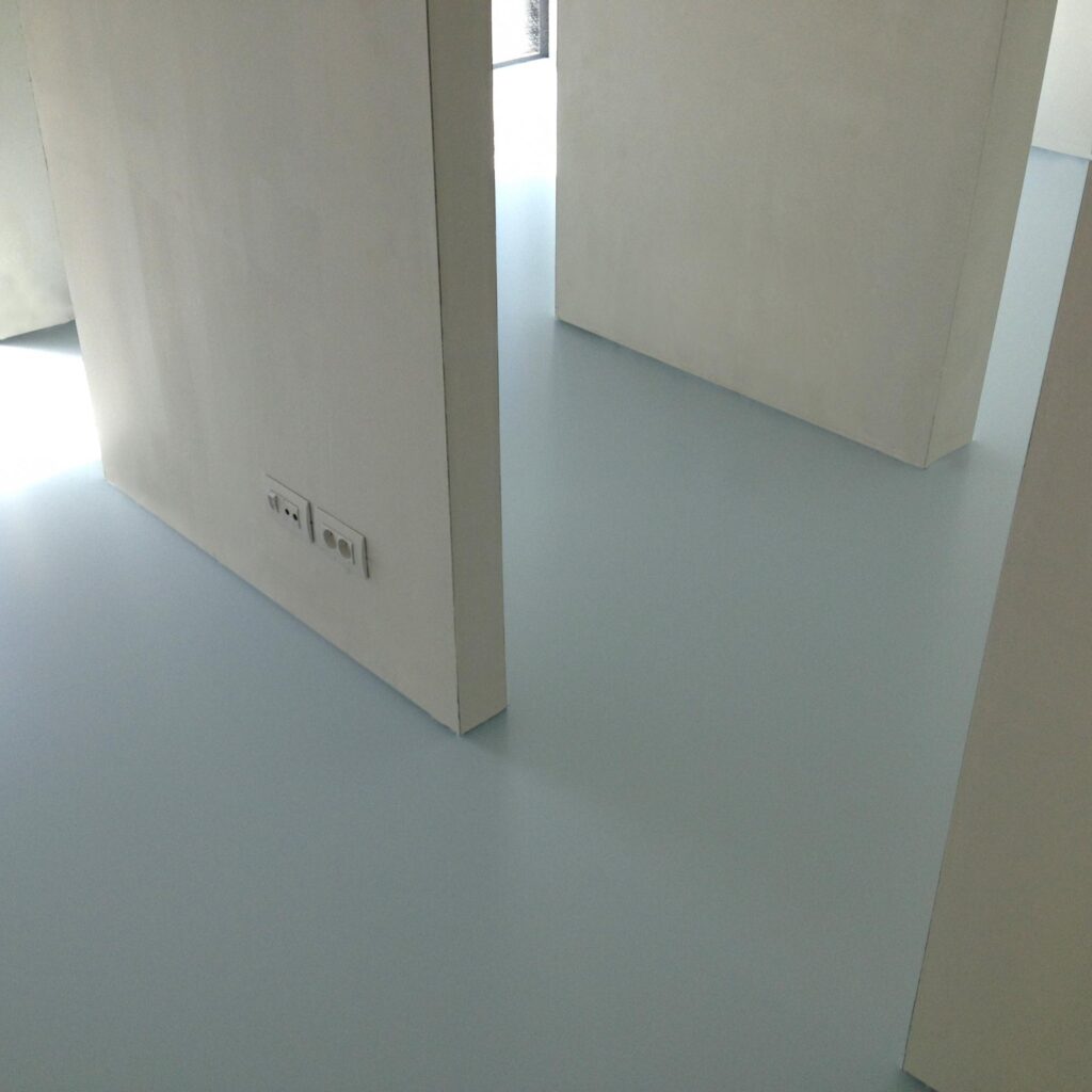 Vloerconcept - PU gietvloer - NCS S1010-R90B