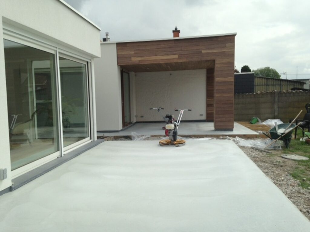 Vloerconcept - gepolierde betonvloer - kleur : wit